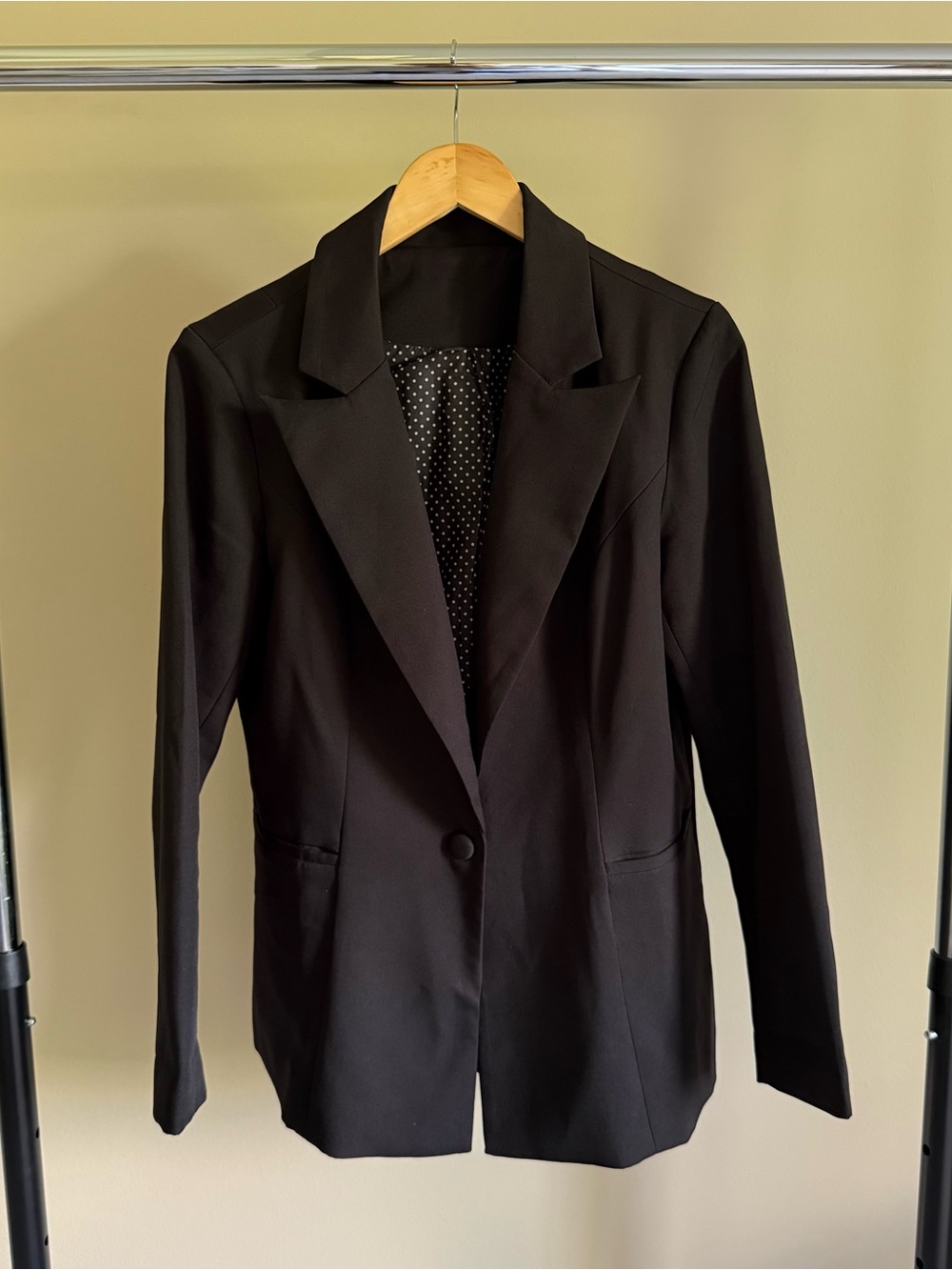 Classic Black Single-Button Women's Blazer